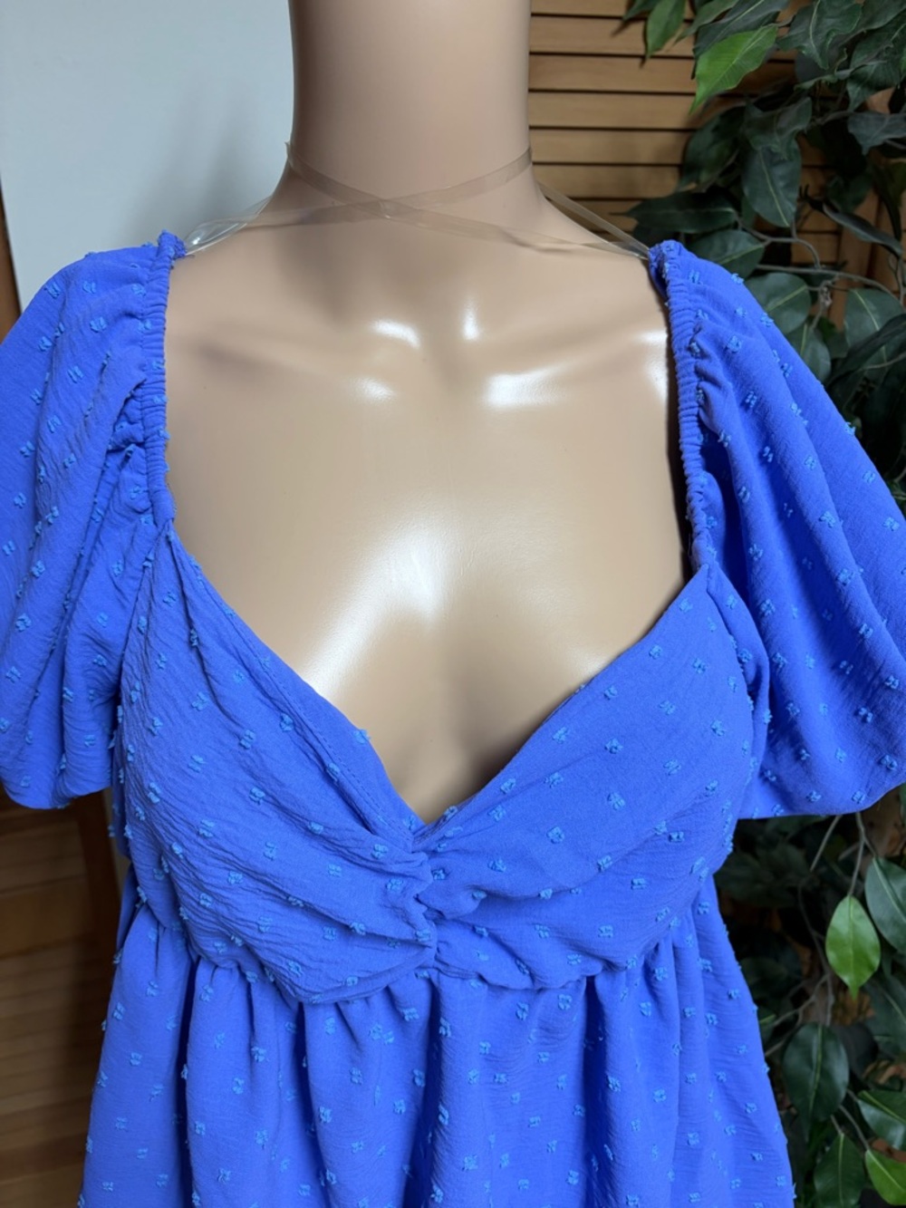 Originality clip-dot textured top